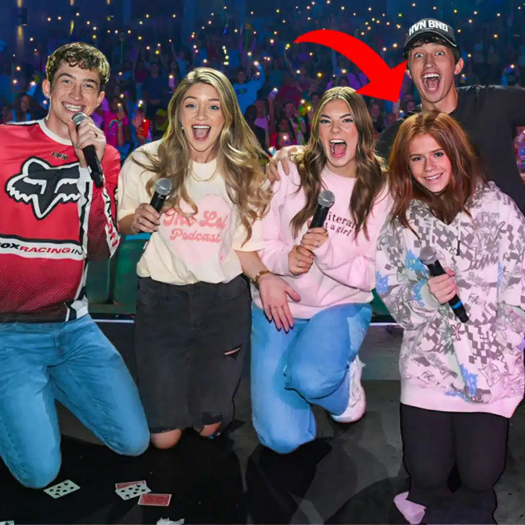 Harper Got Sick On Stage!