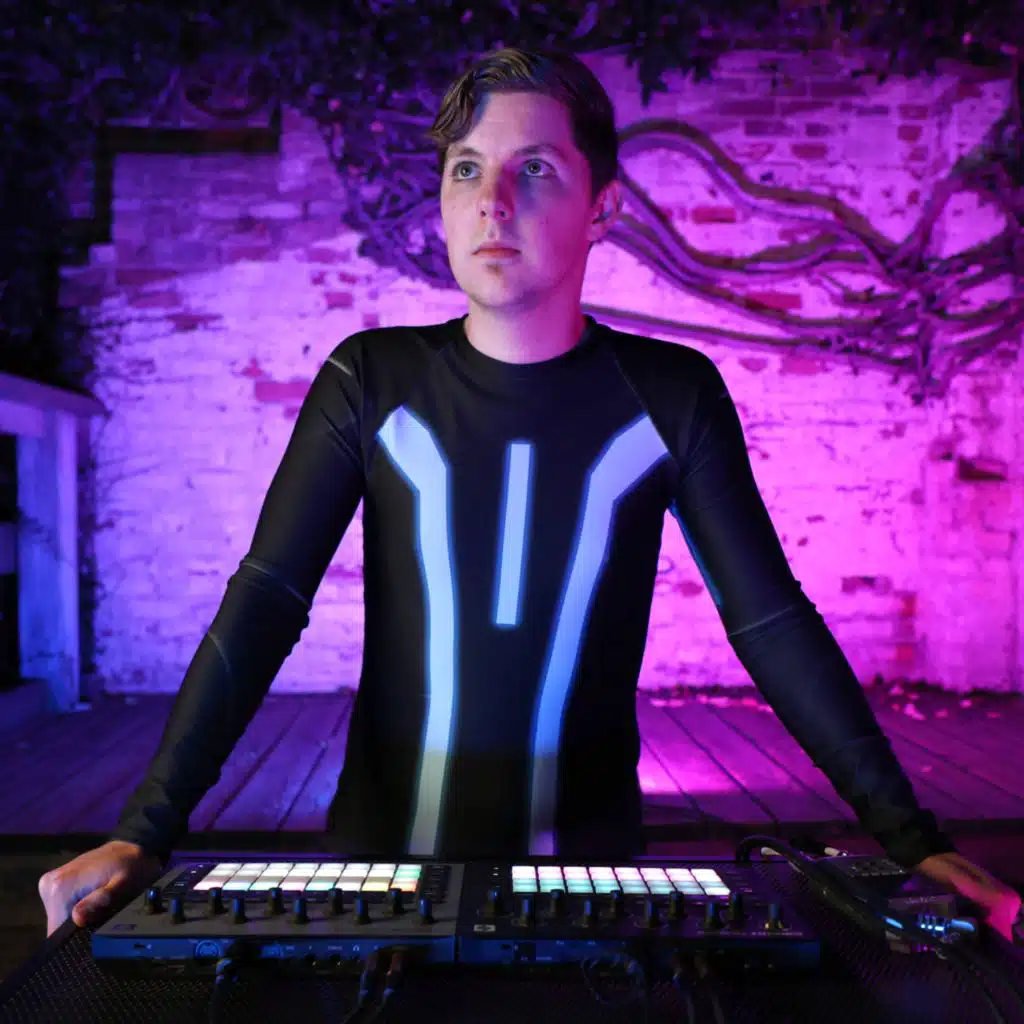 Hardware Head (Live)