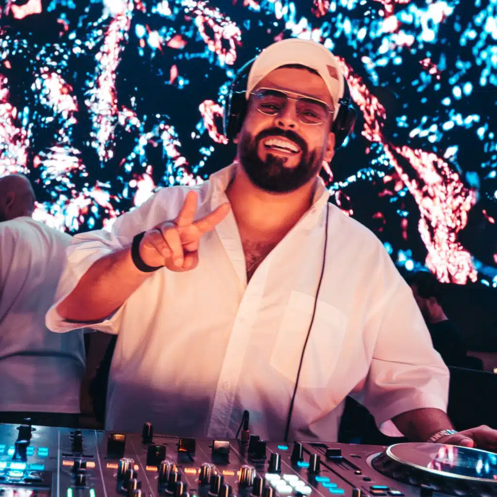 عالم خيالي ريمكس