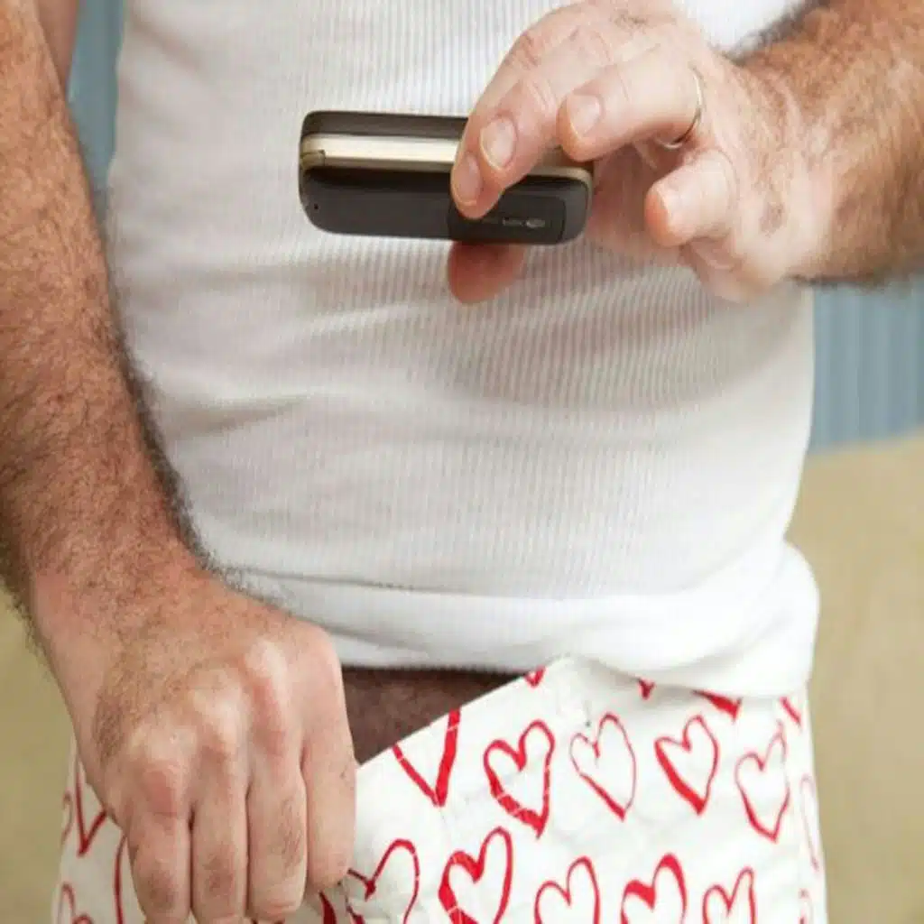 Dublin Woman Exposes "Creepy Irish Men" Over Di*k Pics!!!