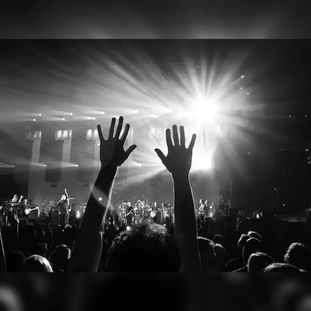 Lift Your Hands up High