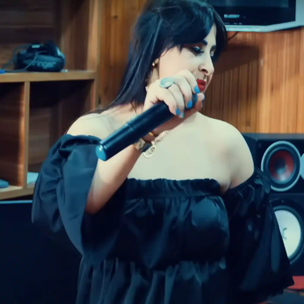 الشابة خيمينة