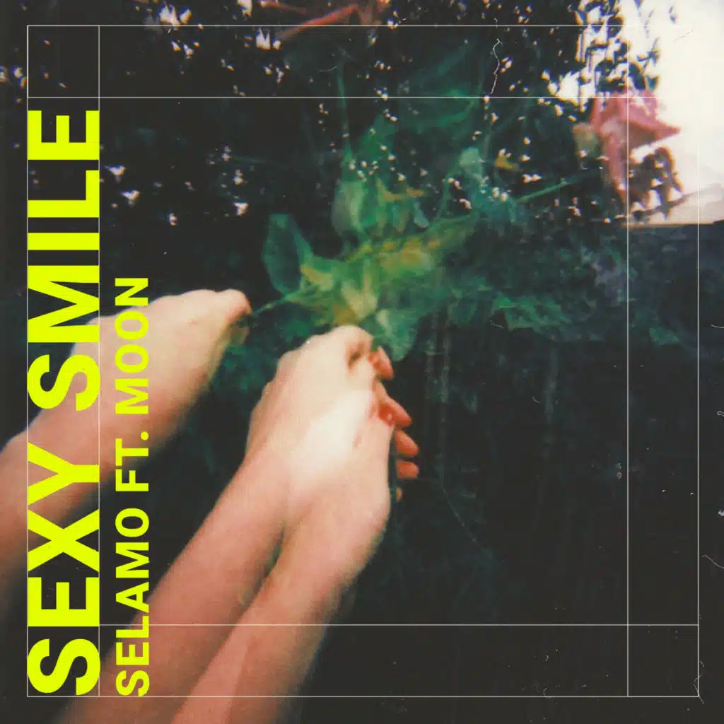 Sexy Smile (feat. Moon)