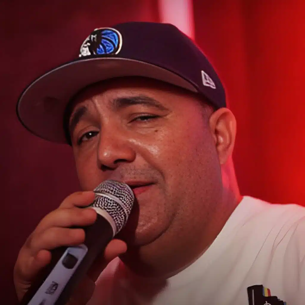 عشقك ازمة وفاتت