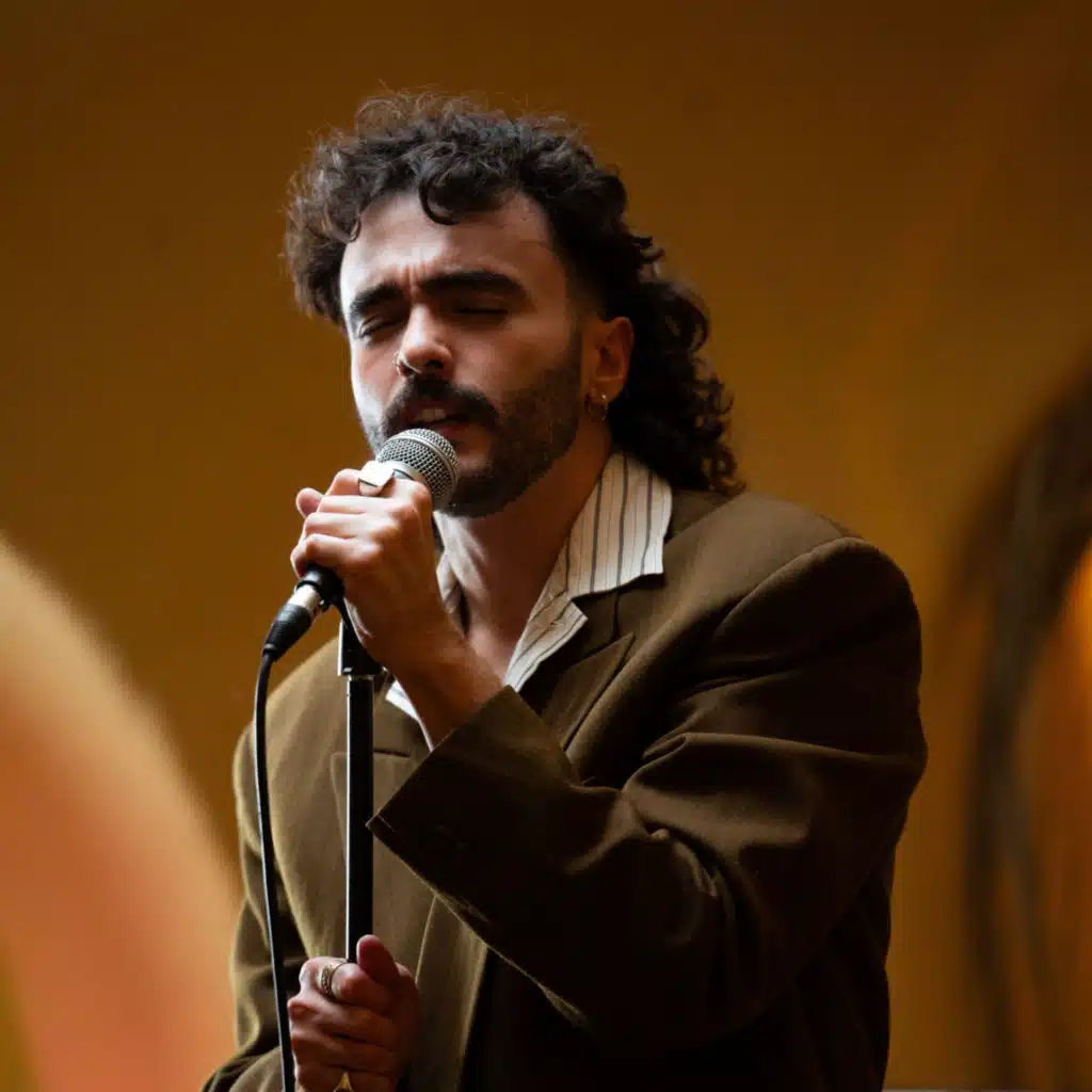 Complicado (feat. Josias Chaveiro)