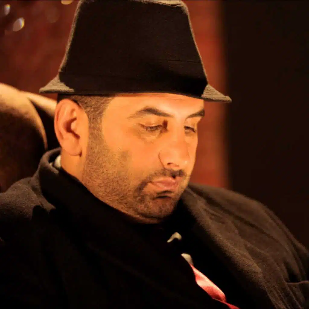 يا موج خدني معك