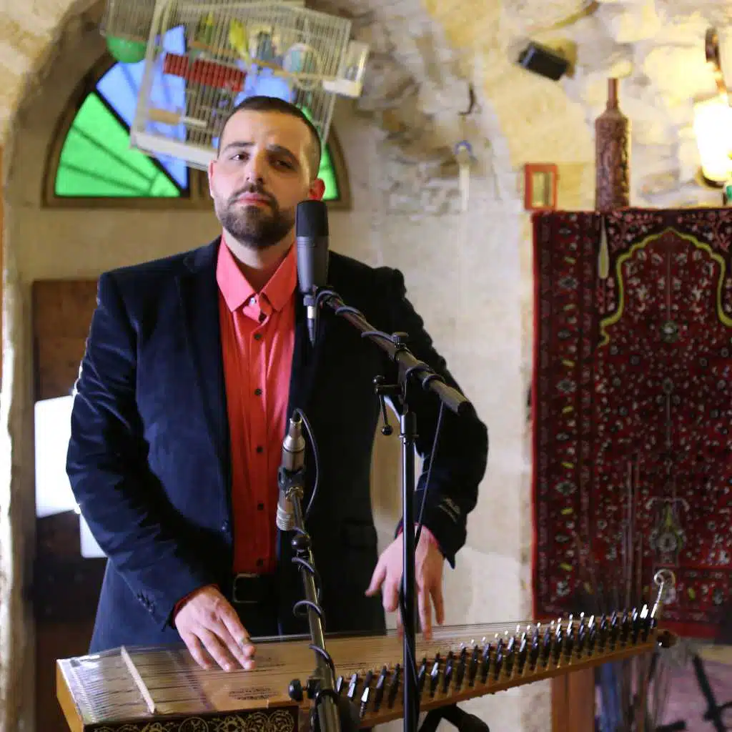 يا مسافر وحدك