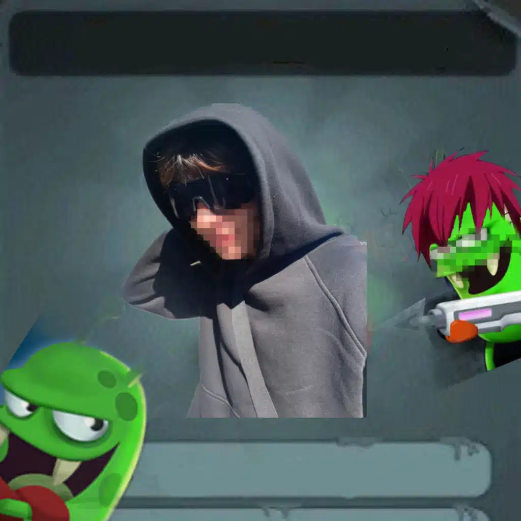 лезет ко мне