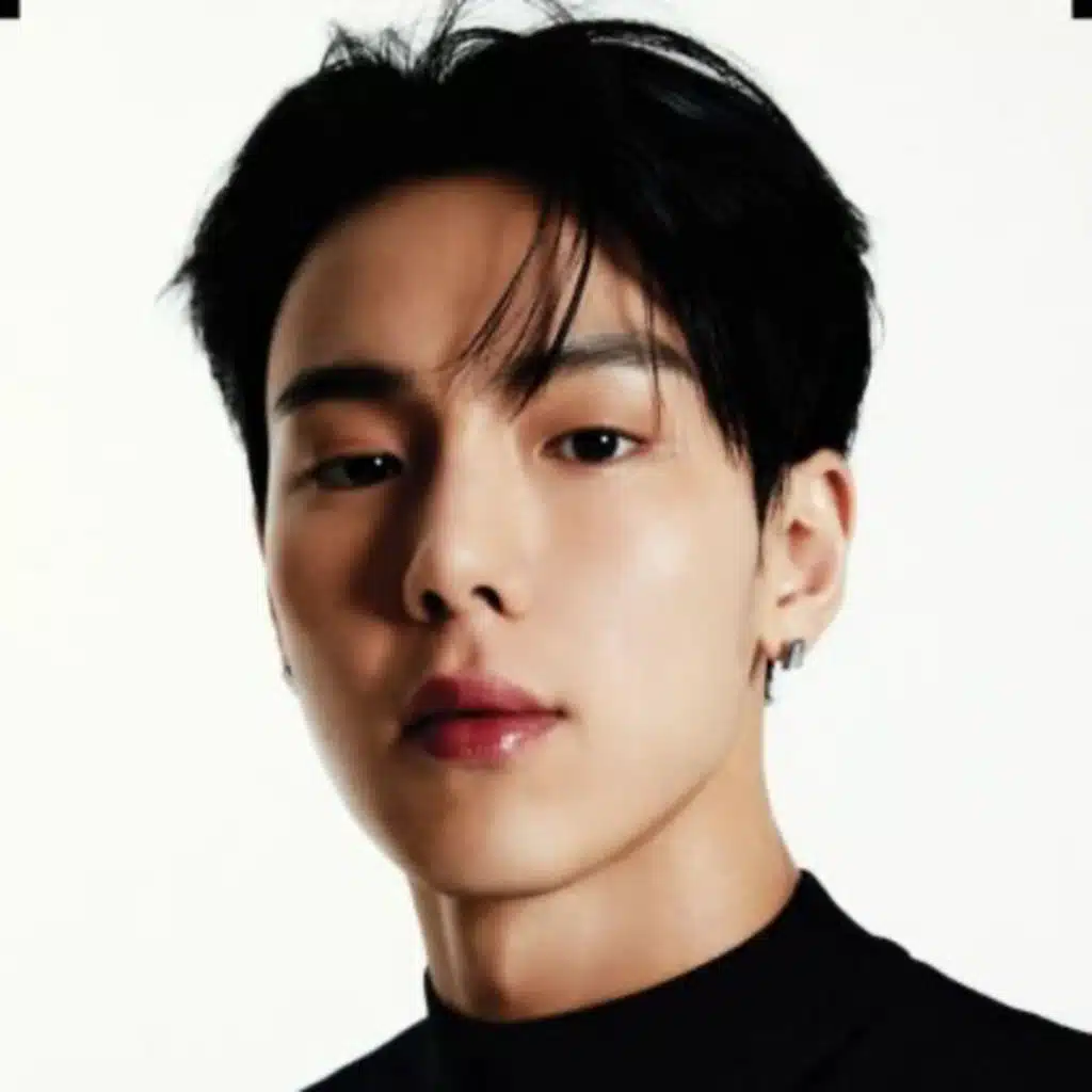 Netizens Praise Third-Gen Idol For Working Faithfully During Military Service