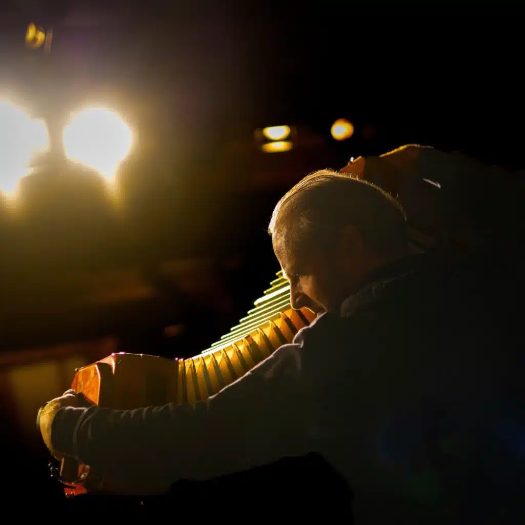 Tango to Evora - To Tango Tis Nefelis (feat. Philipp Schiepek)