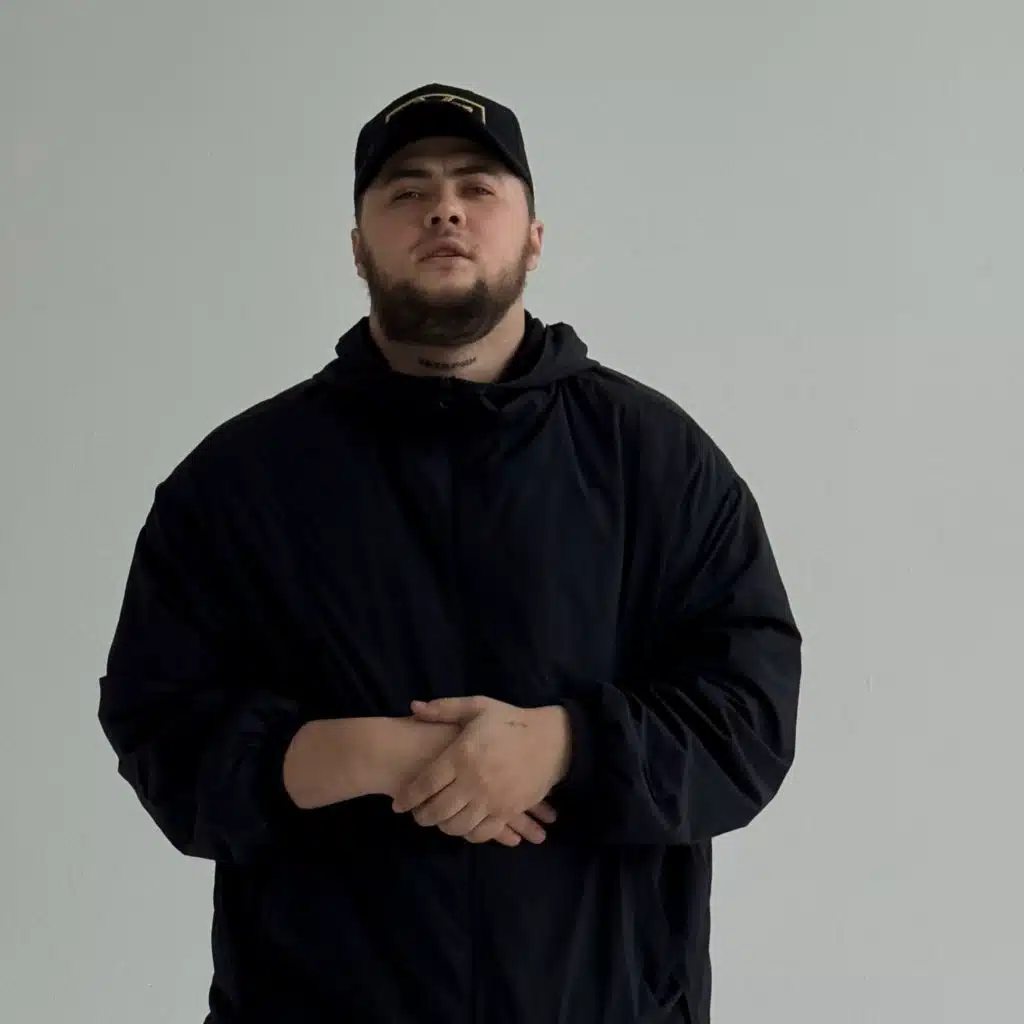 Чёрный Lexus