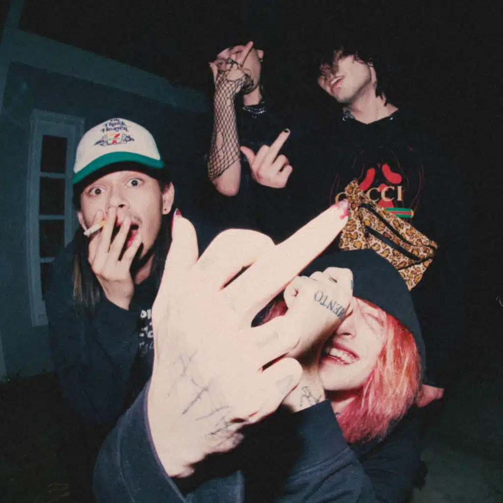 starstruck (feat. pradageek!, Kbackwood$ & whatafuckingbitch)