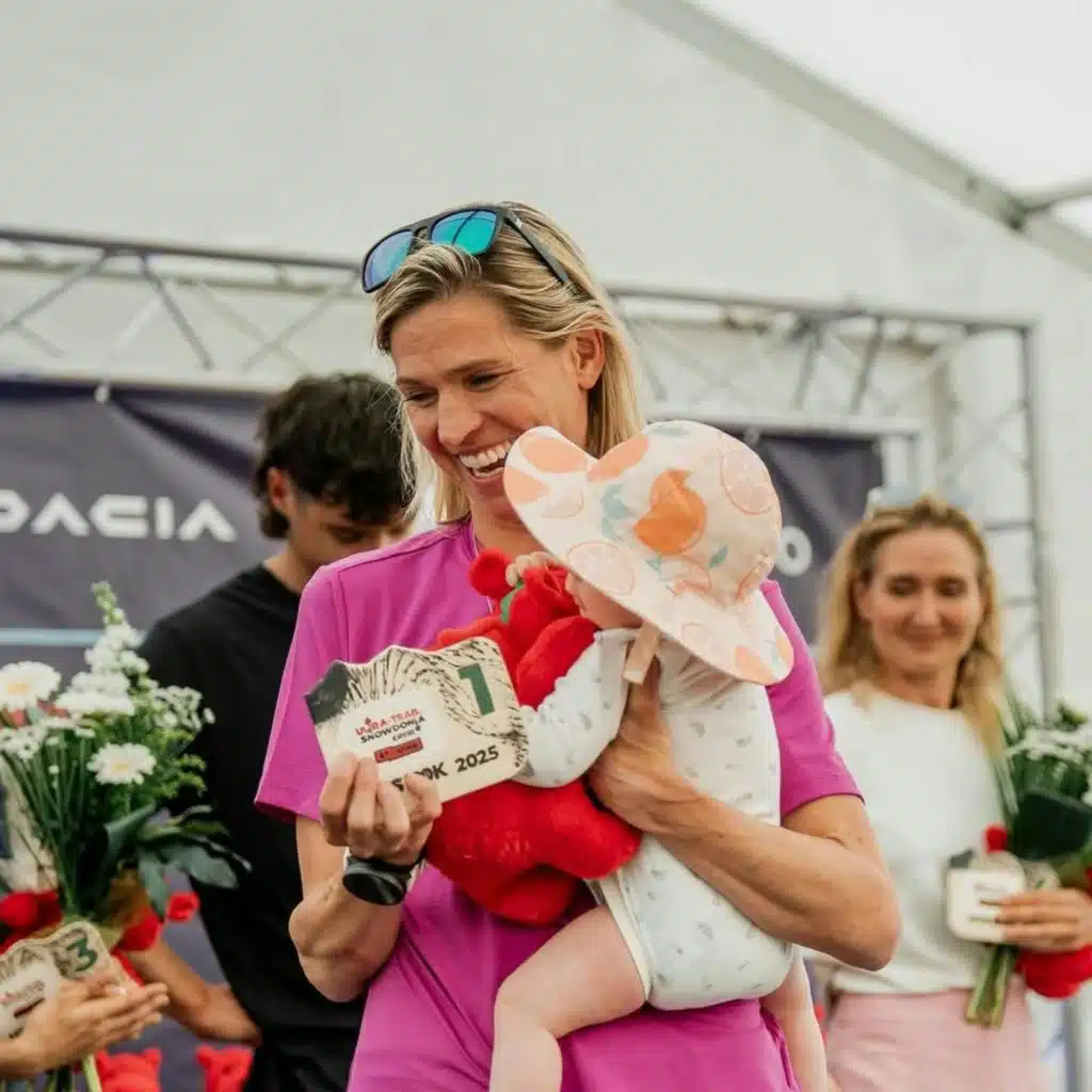 The ultra marathon runner who stopped to breastfeed!
