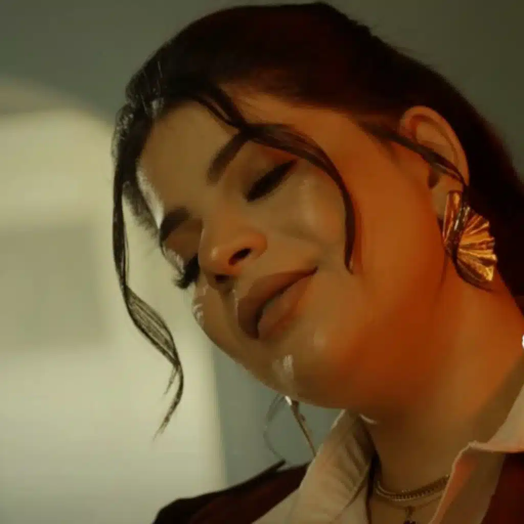 الدنيا حاطه عليا حط