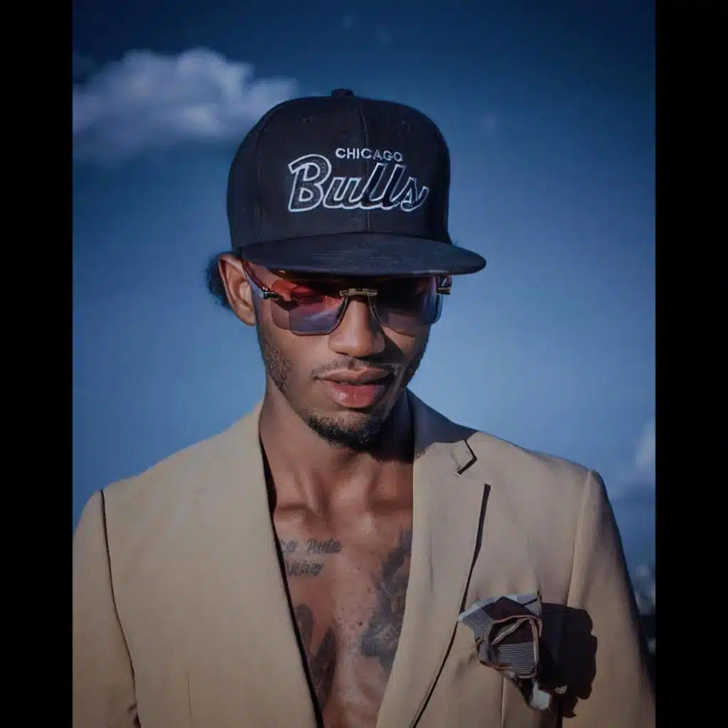 Photoshoot (feat. BOMBO KLAN)