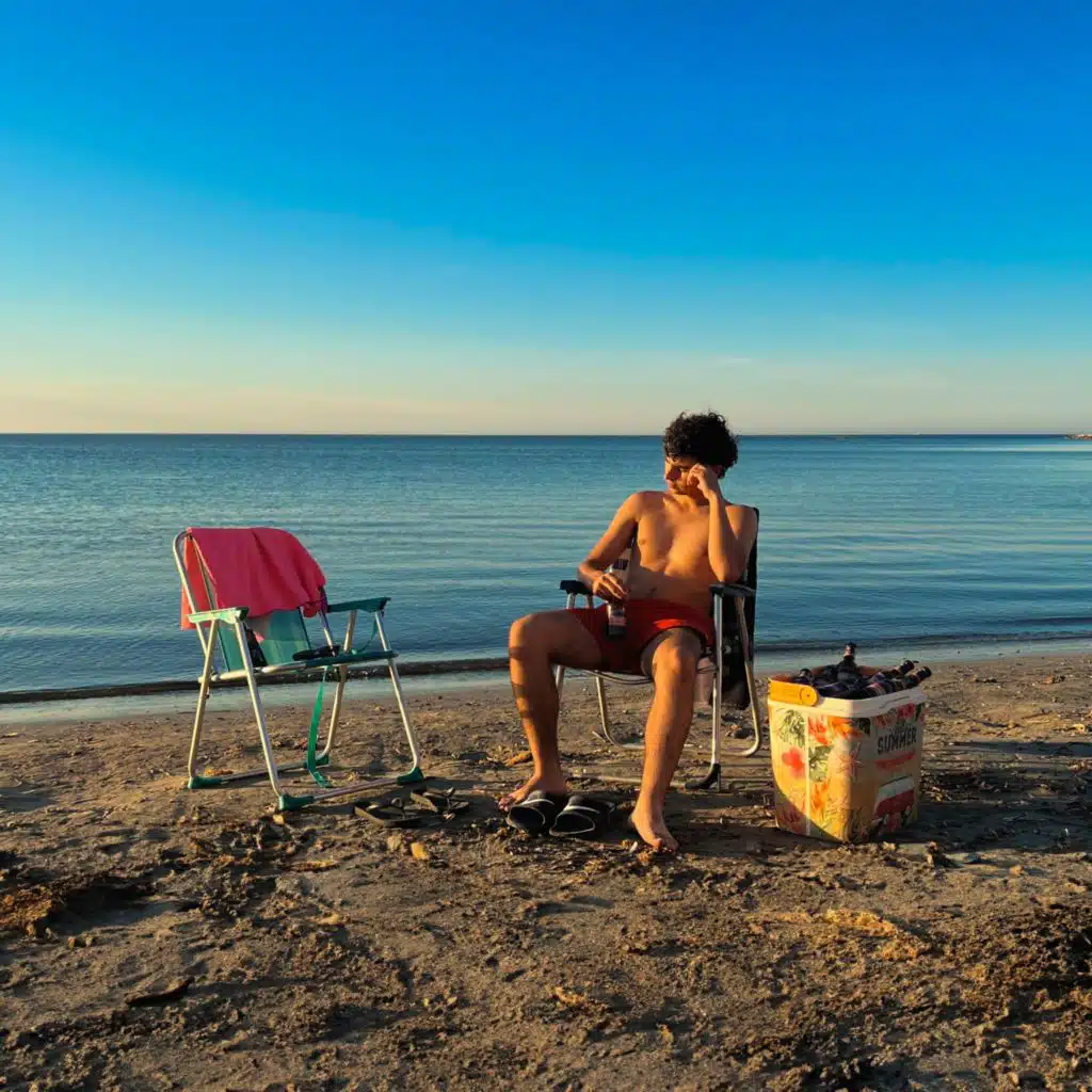HUELLAS EN LA ORILLA
