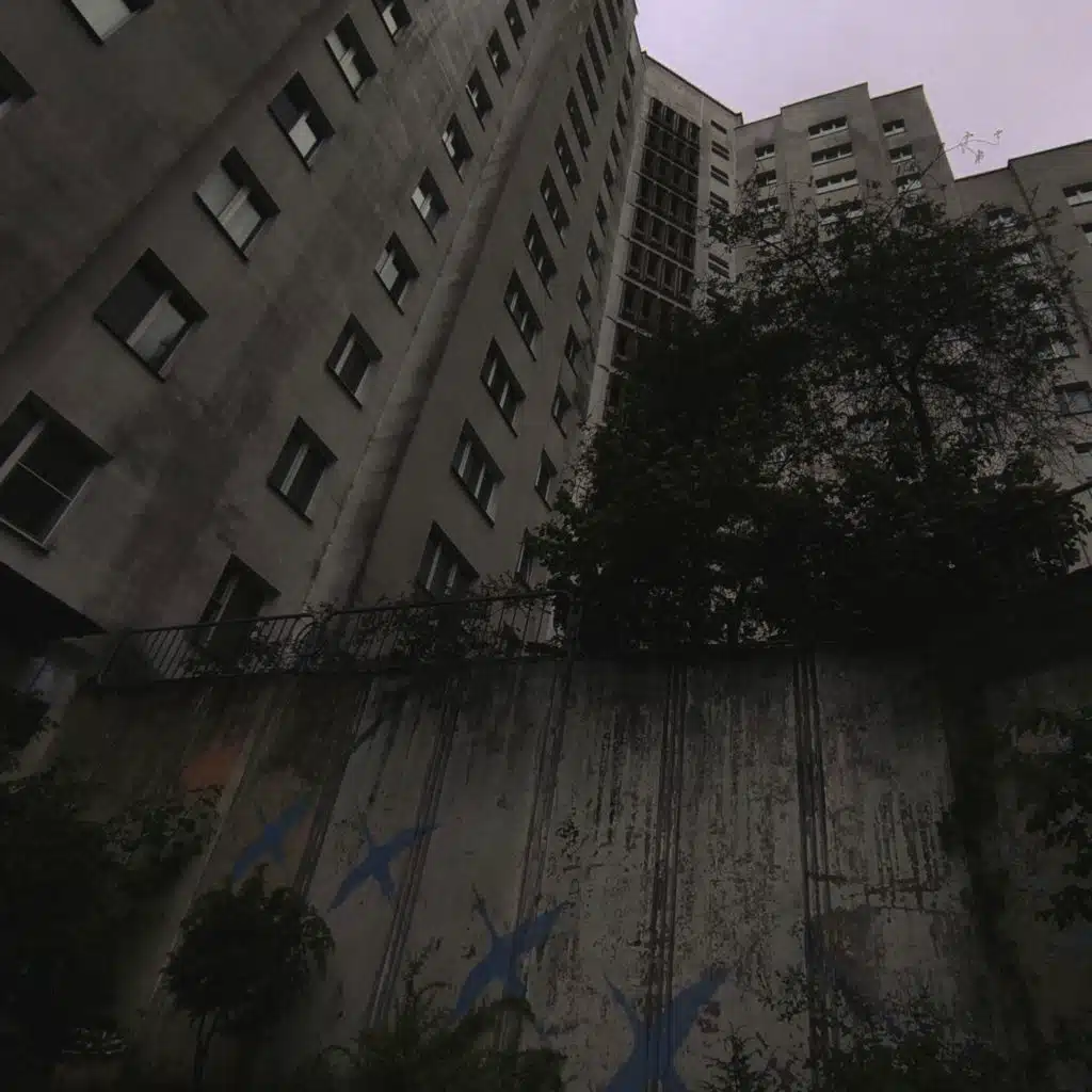 на районе дождик