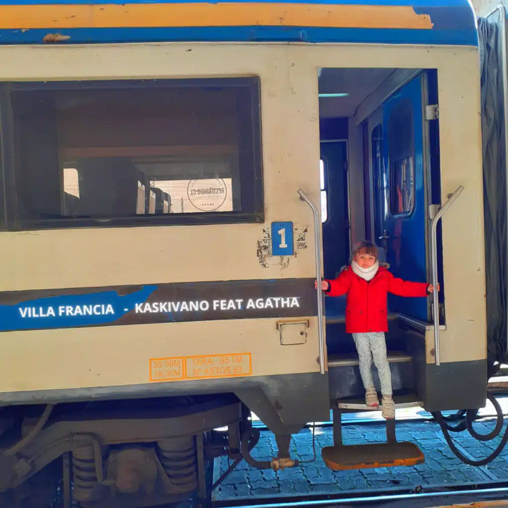 Villa Francia (feat. Agatha)