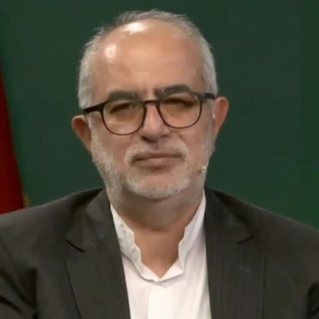 فایل کامل گفتگوی حسام الدین آشنا: کسانی که ایران، اسلام و جمهوریت را روبروی یکدیگر قرار دادند خیانت کردند