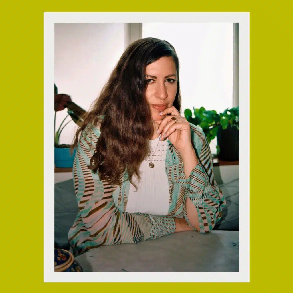 #463 Martha Kirszenbaum (curatrice indépendante, critique d’art, cofondatrice de l’agence Parade) | Créer un lieu culte à L.A., briller à Venise, fonder Parade : le parcours d’une curatrice libre