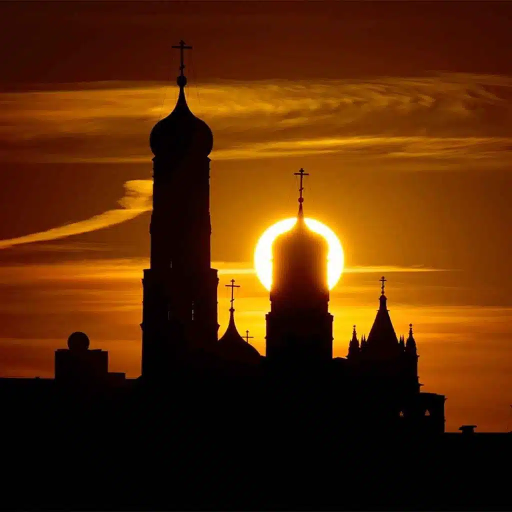 Zelensky 'shouldn’t target Moscow', says Trump & Russia commits 9,000 illegal chemical weapon attacks in Ukraine