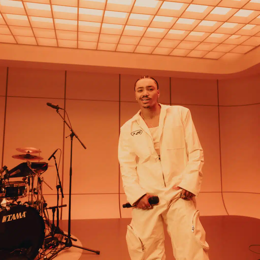 DON'T GO (Live at Vevo)