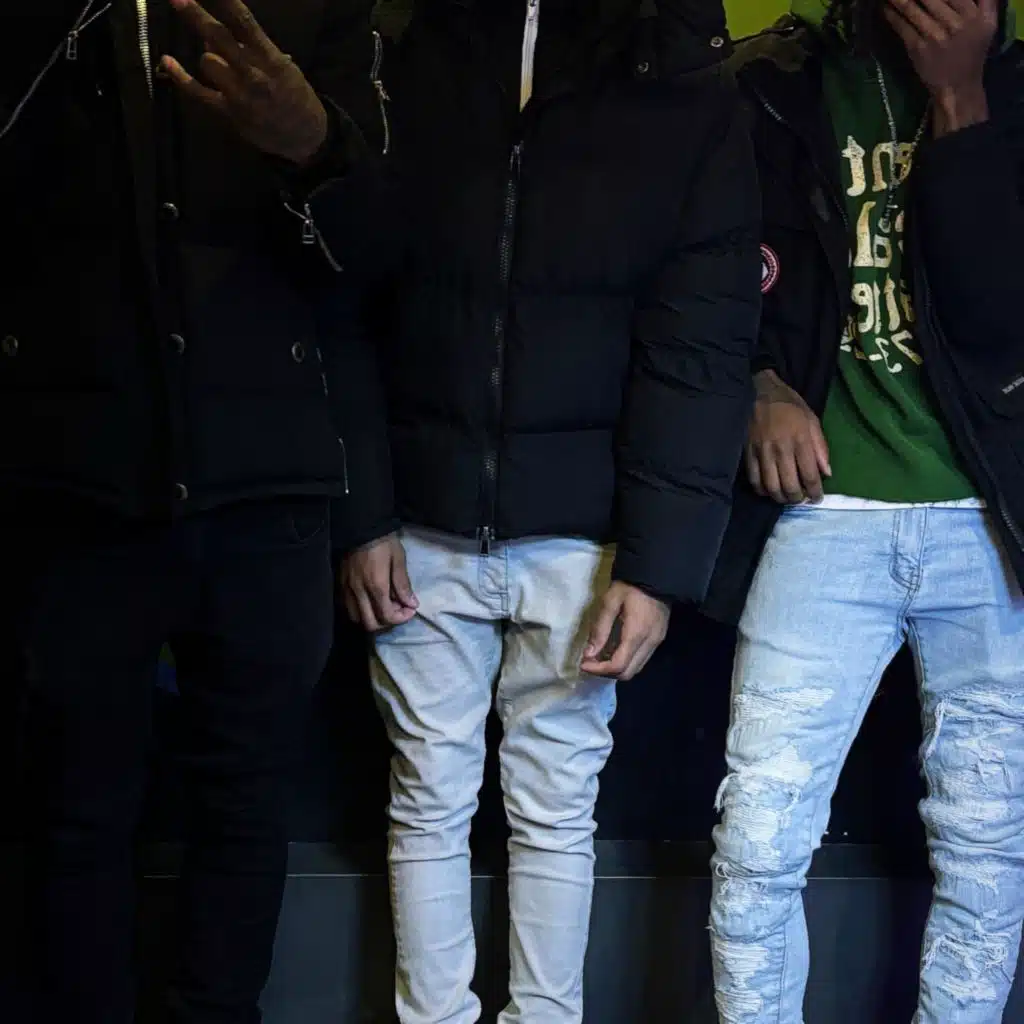 Dinero (feat. 1up & Tyrackks)