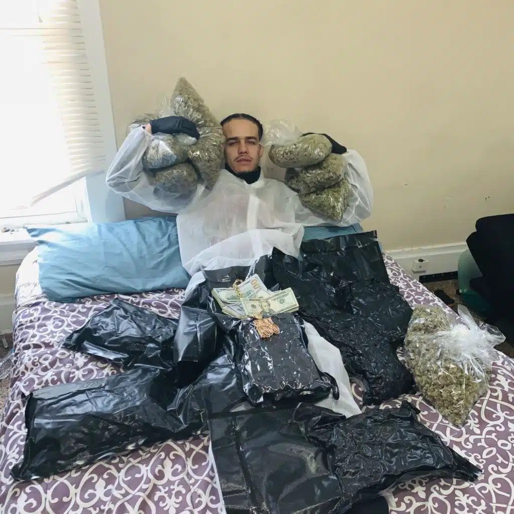 Tre God Sh*t (feat. Karo)