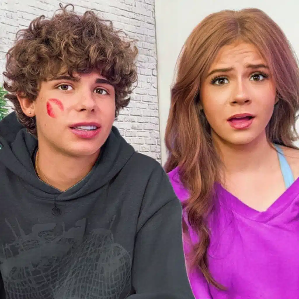 Have Harper And Benny Kissed!