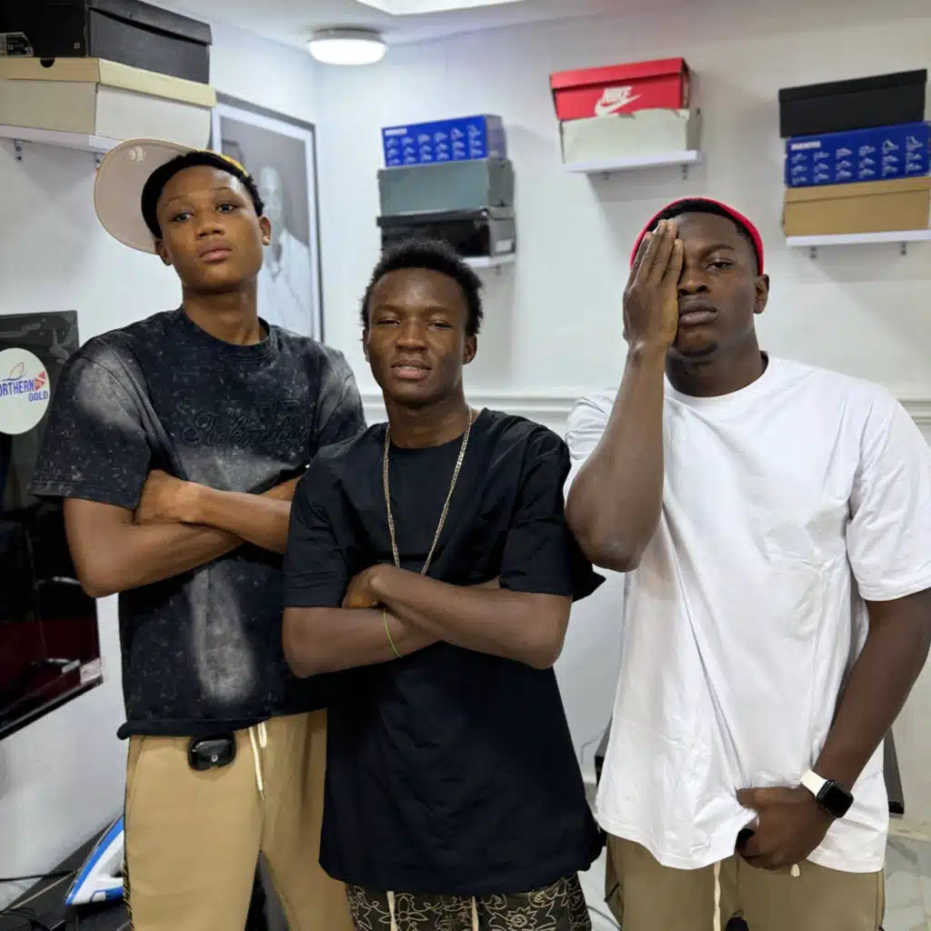 Behiegu (feat. Mama dazy & Sadat)