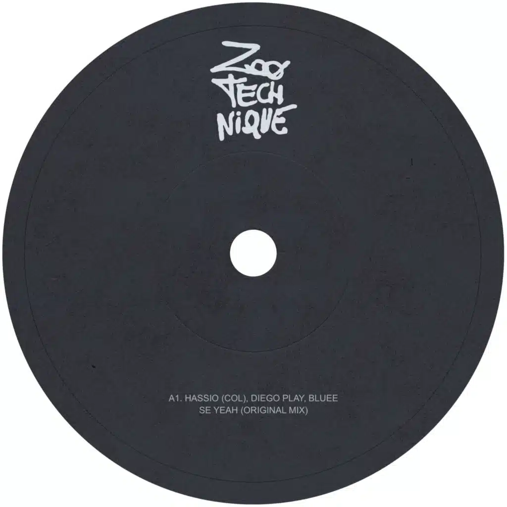 Hassio (COL), Diego Play & Bluee