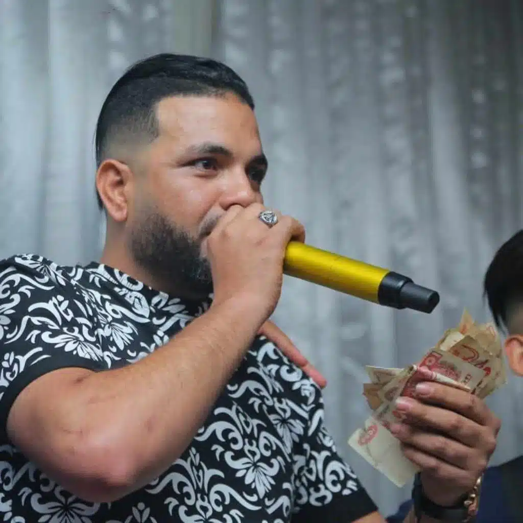 بادي فيها والله مانحبس نخلف الضربة راني متحمس (feat. Maestro)