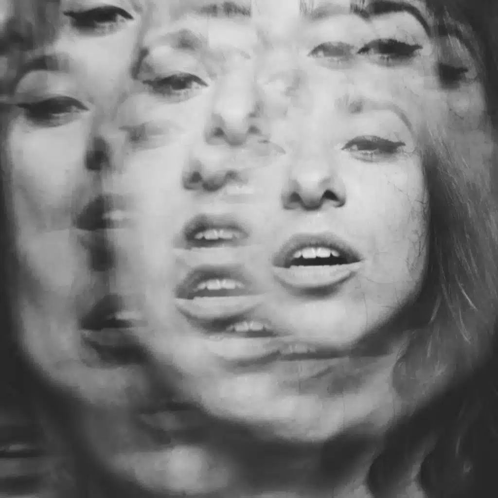 Ogledalo (feat. Darko Rundek)