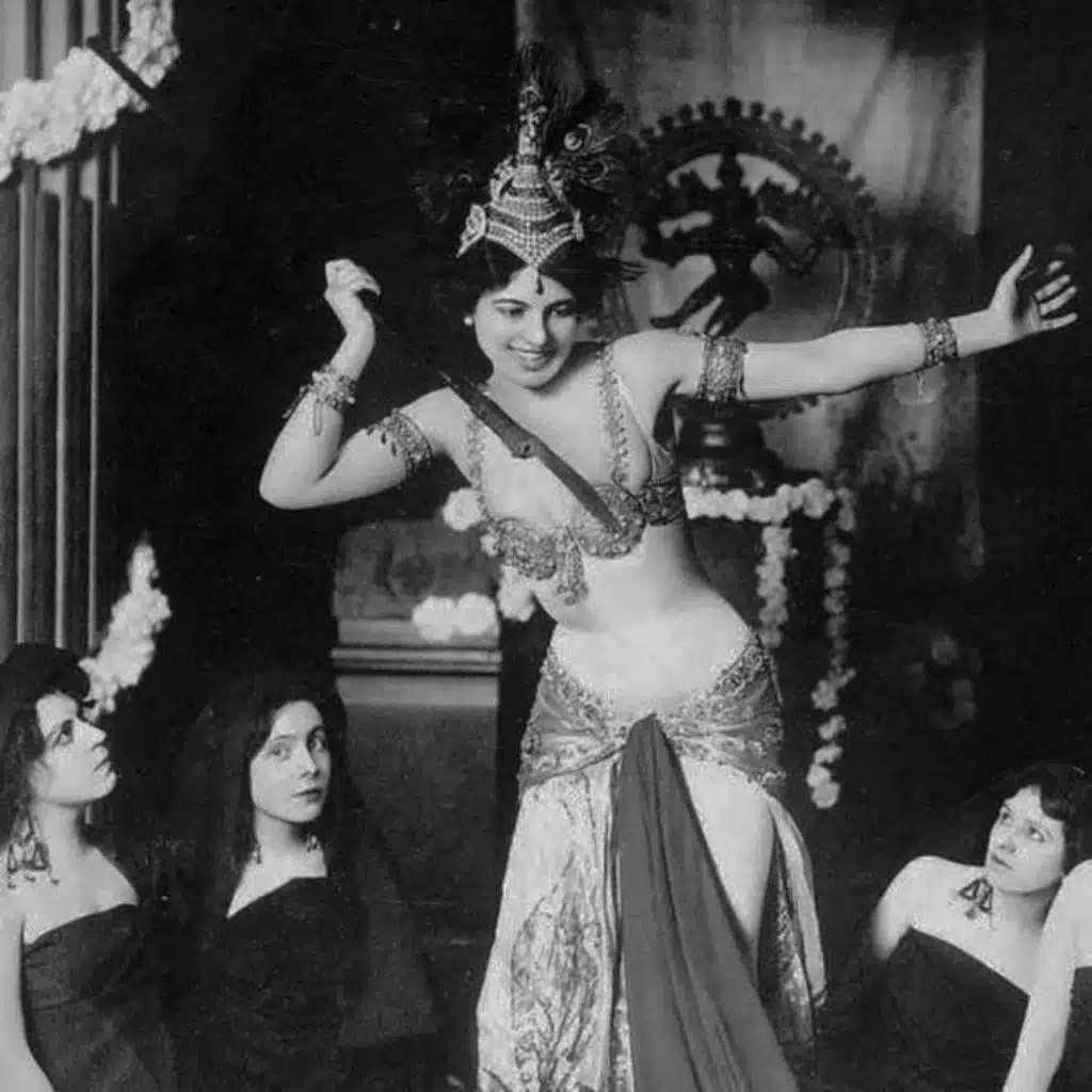 6.14 Mata Hari (2) Like a butterfly in the sun