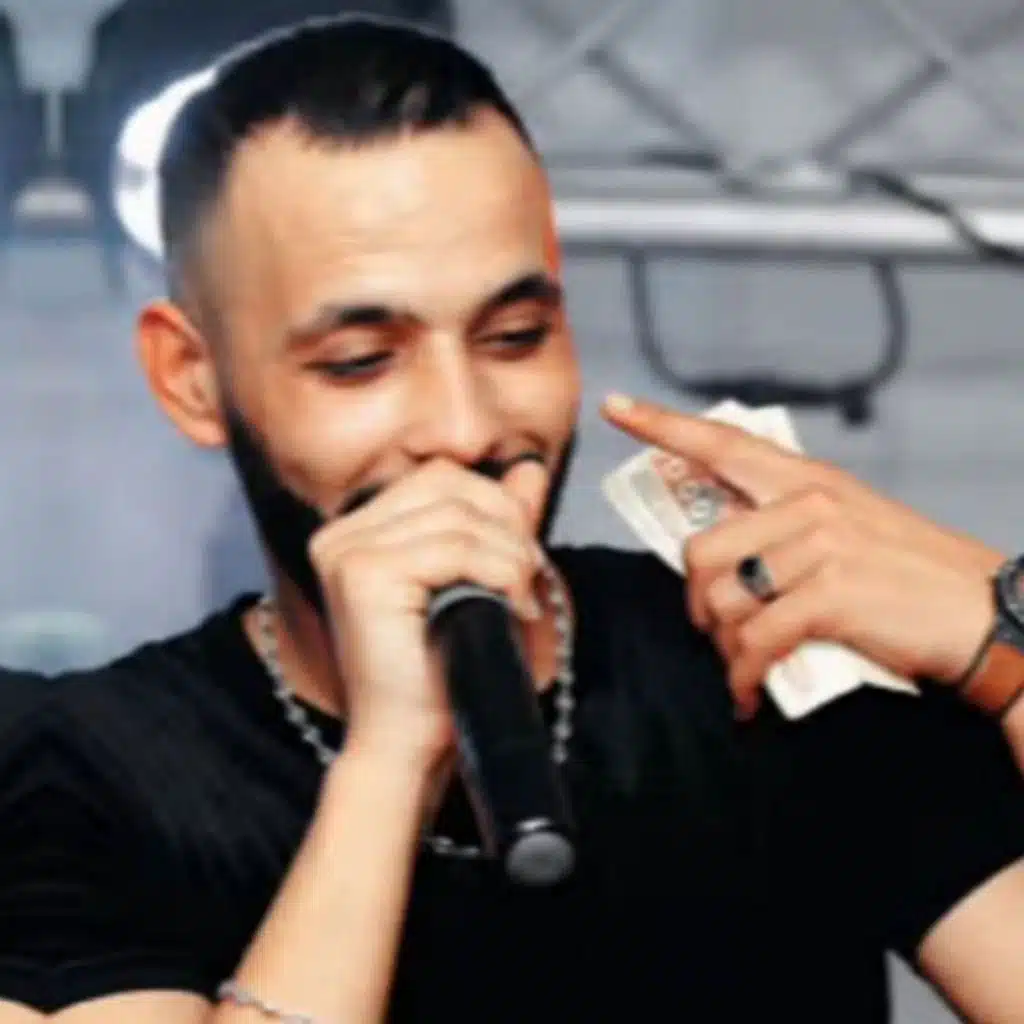 Yaskot Chakam Y9ala3 Chakam Jamais Ytihli La3lam