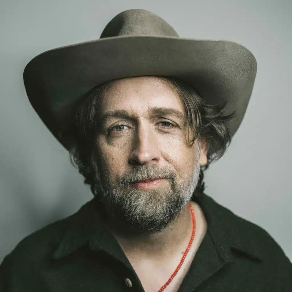 Ep. 264 - HAYES CARLL ("The Love That We Need")