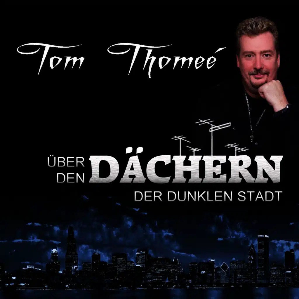 Über den Dächern der dunklen Stadt