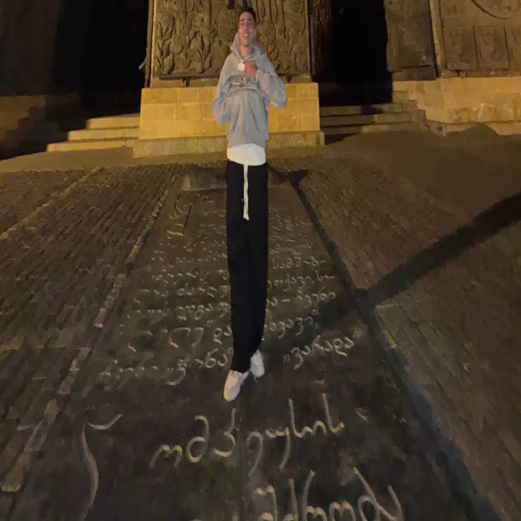 !عالم فضائى