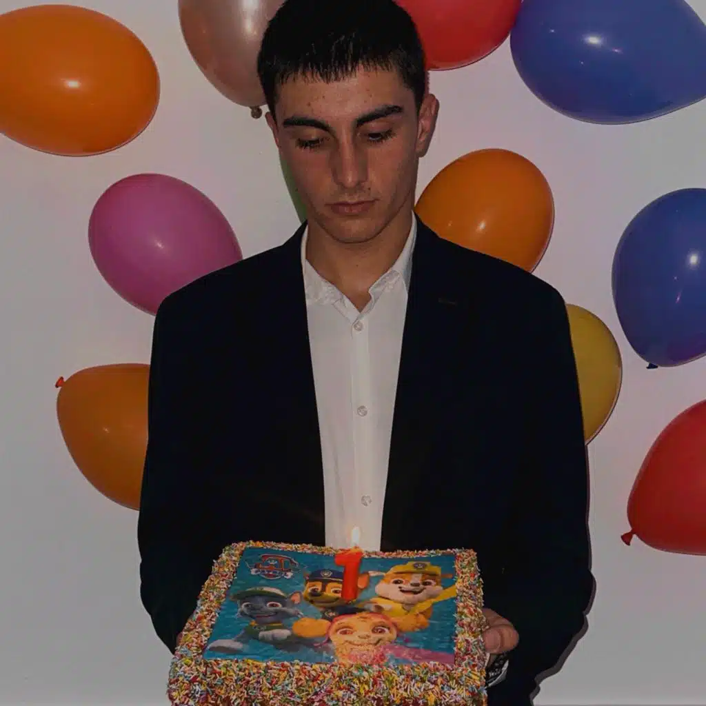 Ya Va 1 Año (sin concepto)