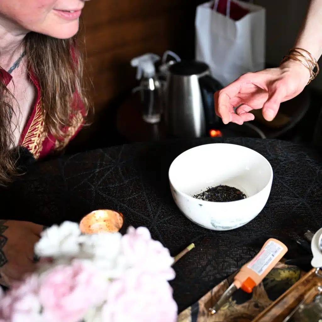 Edible oracles: Fortune-telling with cheese, onions, and tea leaves