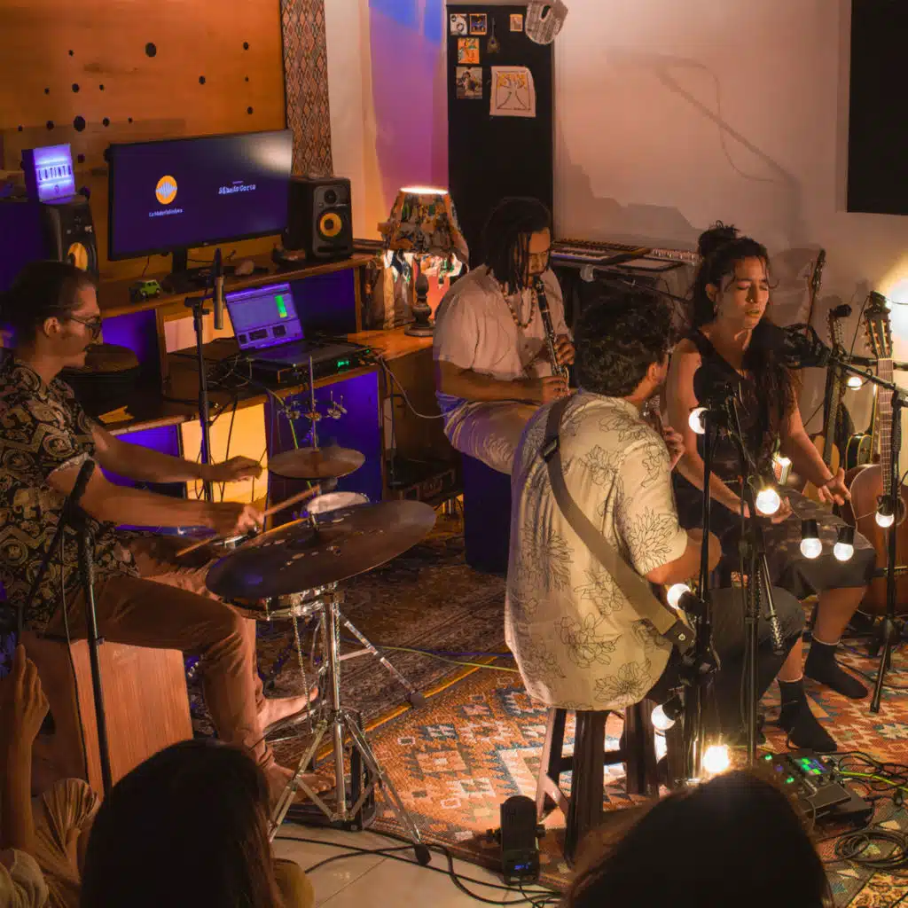 Latinta en Sesiones Sábado Corto