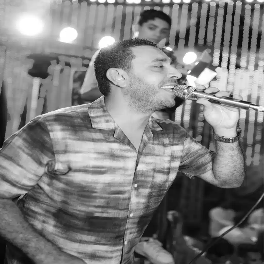 جاتني الصبح وعيونها دبلانه live (Live)