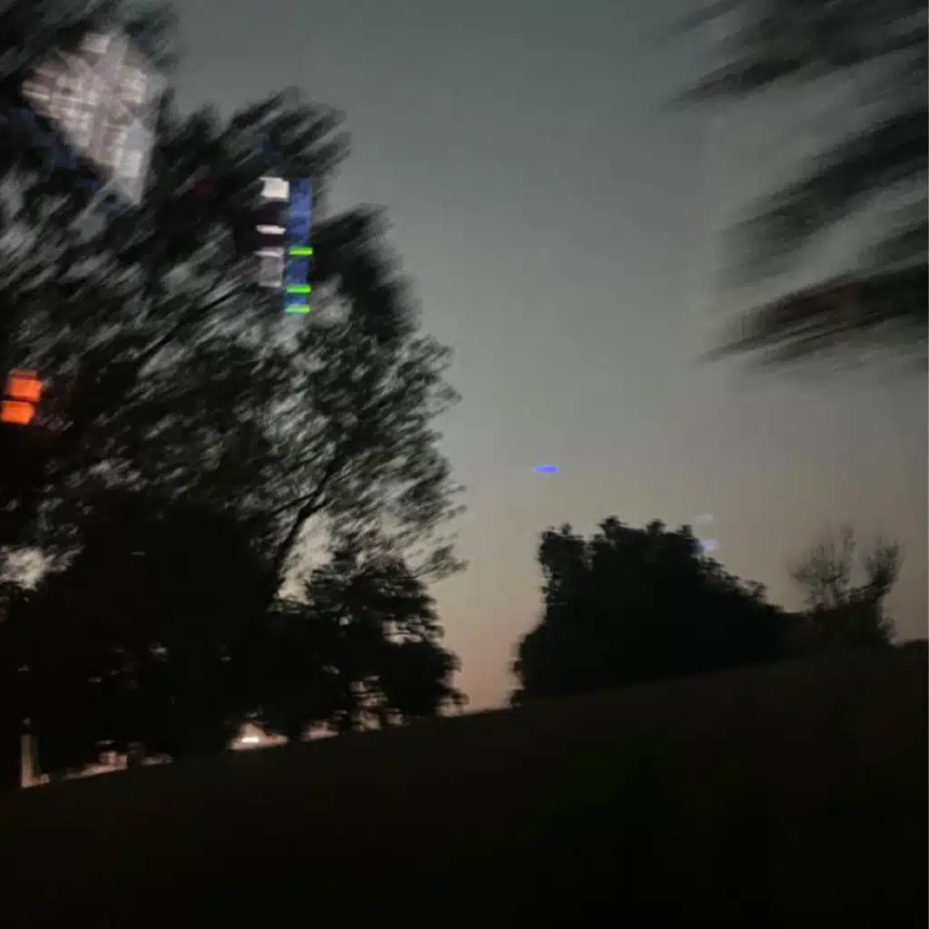 Bajo tu control (feat. Ojitos.)