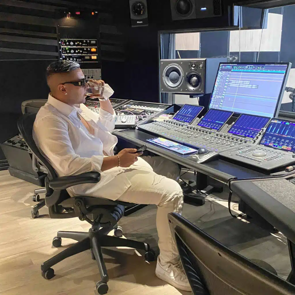 Pronto (feat. Phenix)