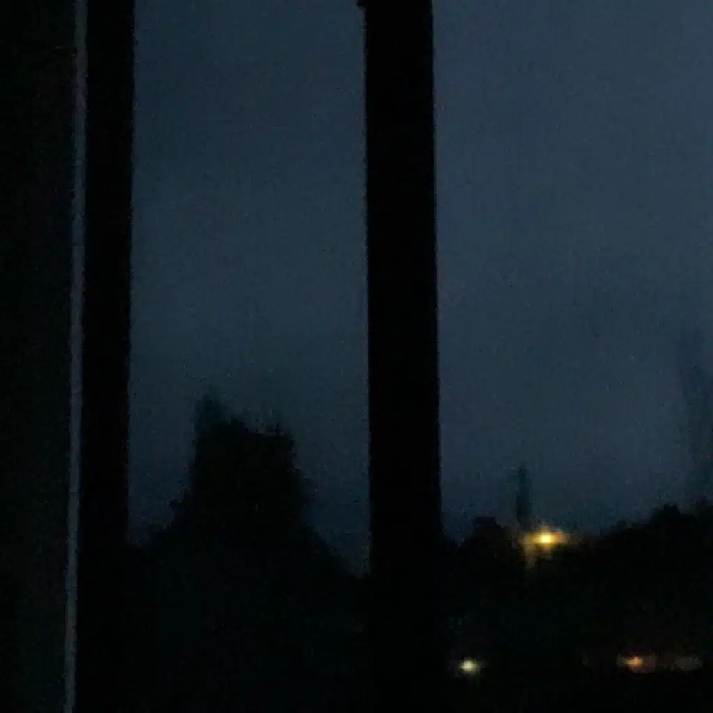 pitch black (feat. Lost Triefs)