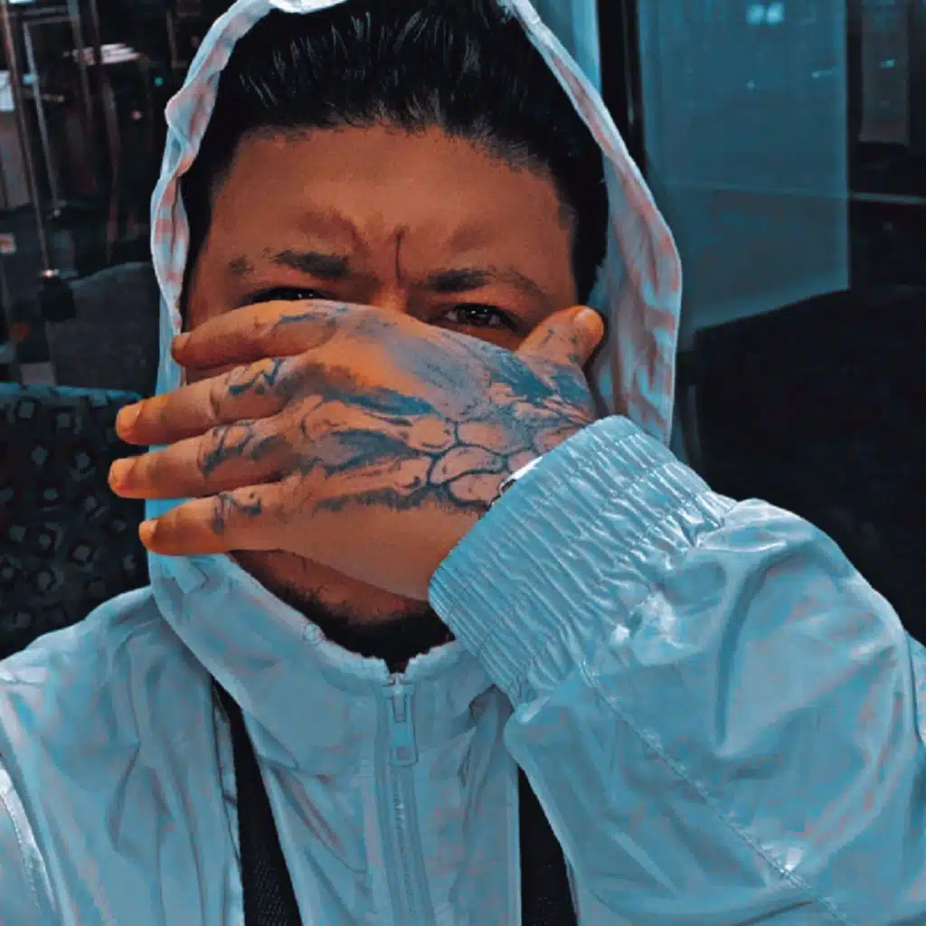 M.I.U.S (feat. Dered)