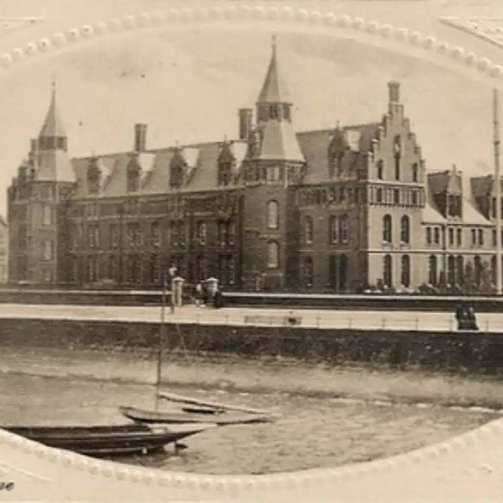 EP 304: Halloween- The Old Mansion (W Bob Holland)