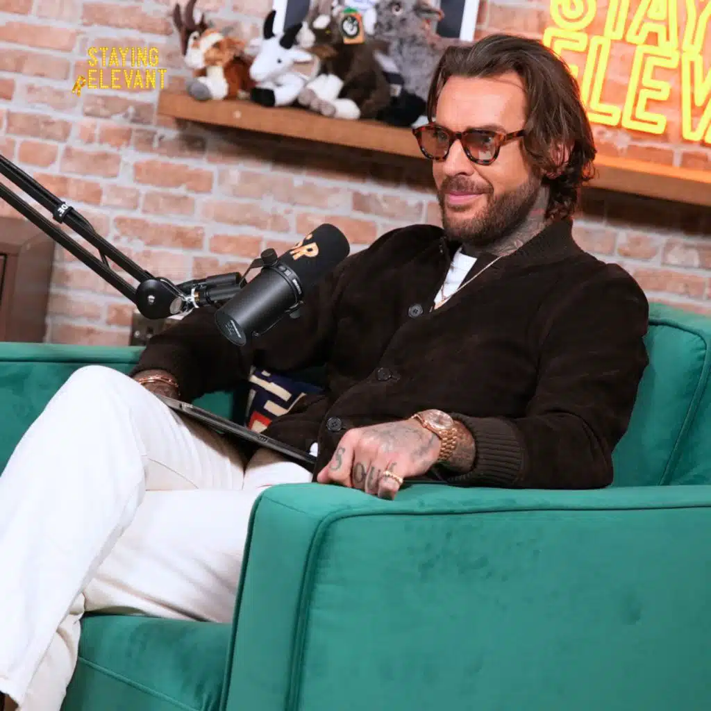 Sam tries S*xting...