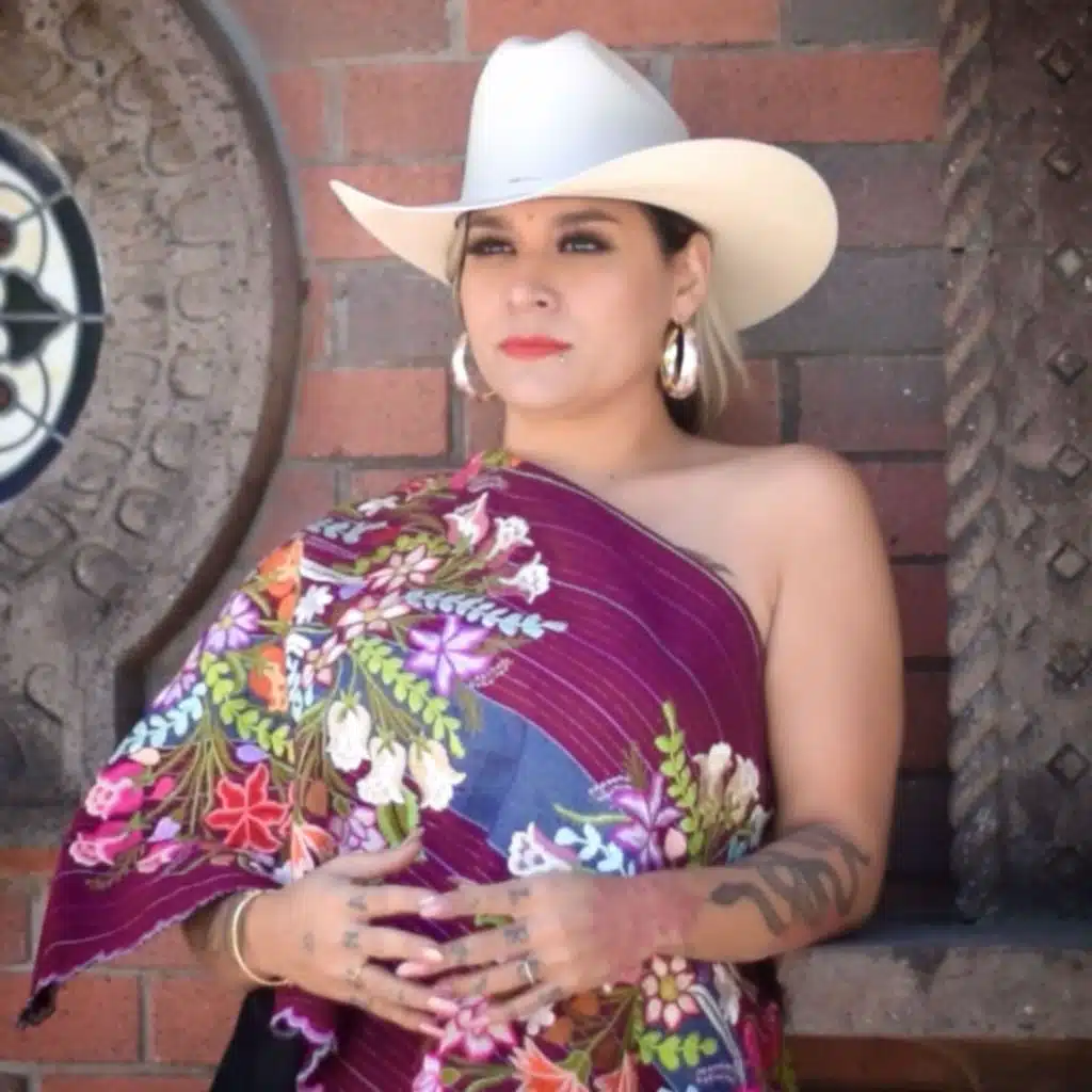 Luna León