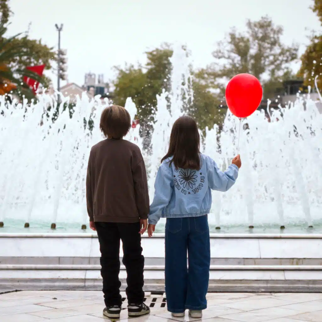 İnsan Bir Kez Sever